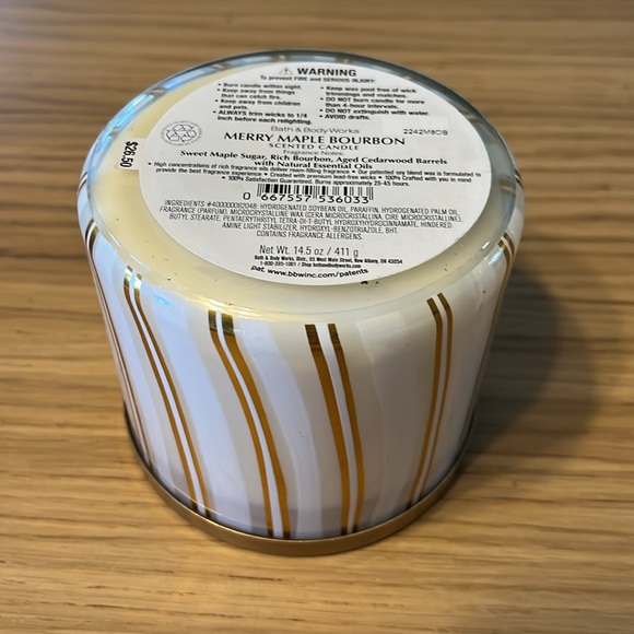 Bath & Body Works 3 Wick Candle. Merry Maple Bourbon. - Picture 3 of 3